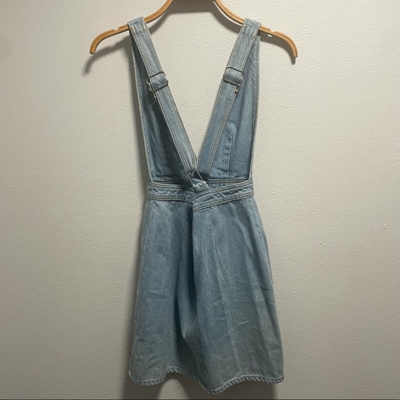BDG plunge halter denim dress - Picture 4 of 5
